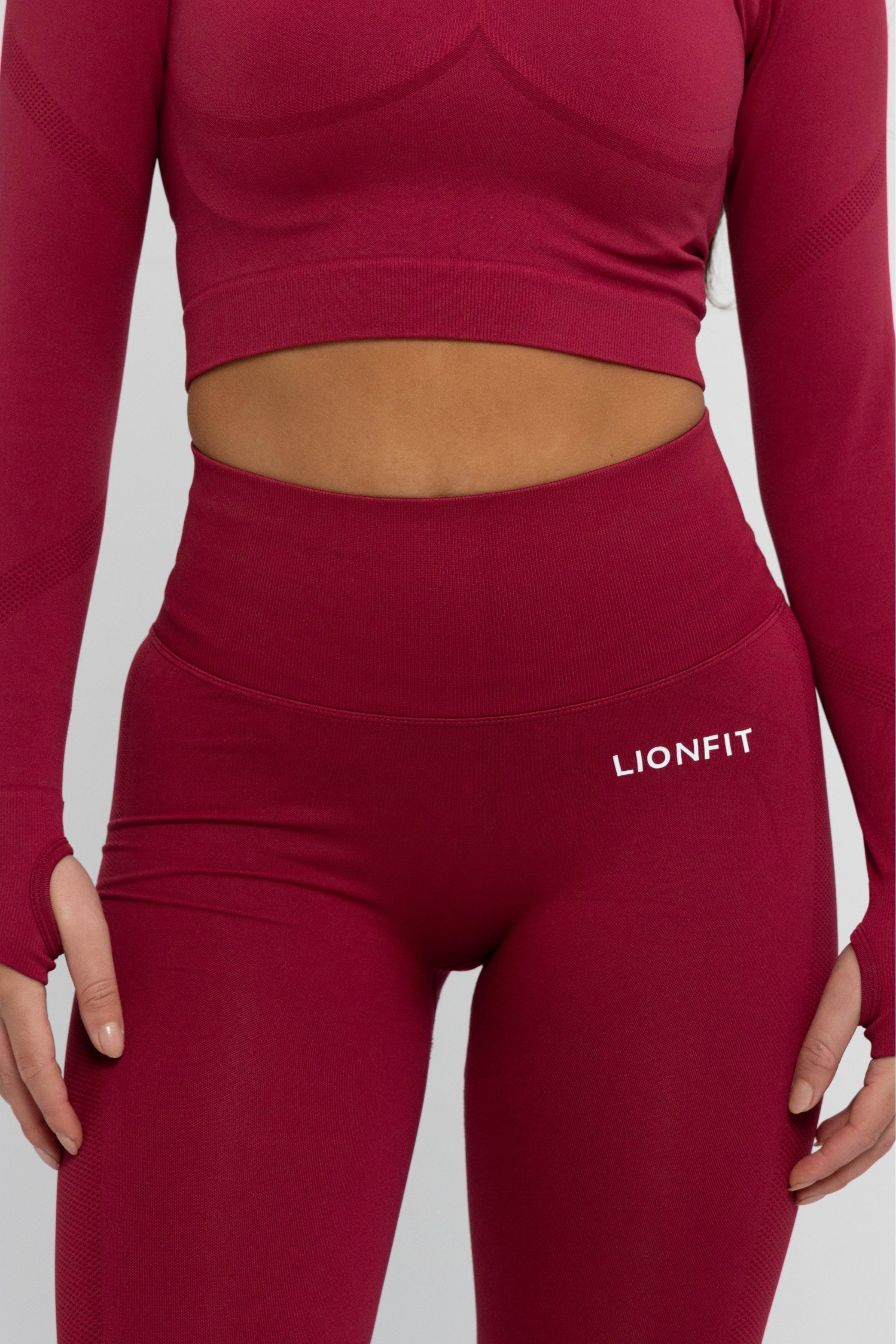 LIONFIT NALA SEAMLESS LONGSLEEVE TOP RED 3