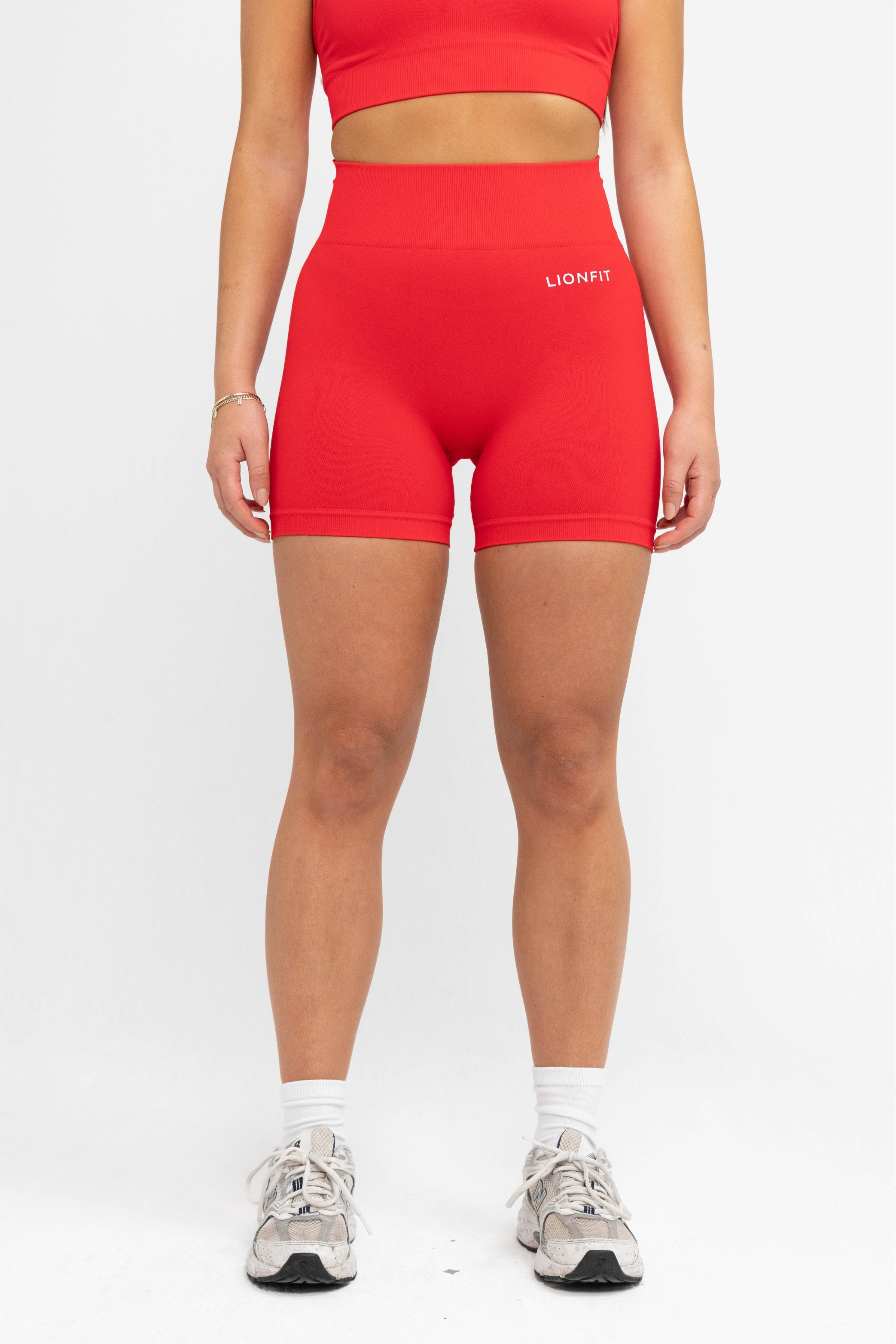 LIONFIT ZIRA SHORTS RED 